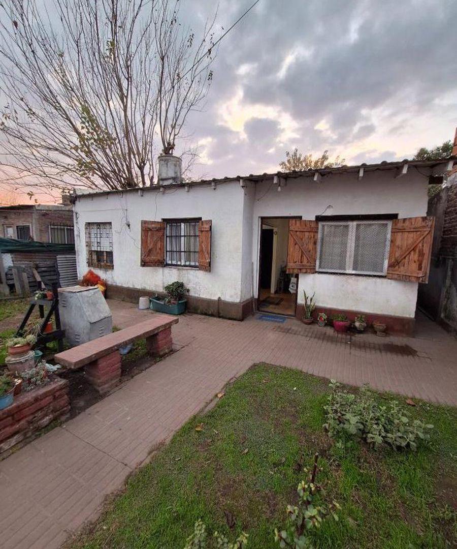 VENTA DE CASA EN GLEW A MTS DE H. YRIGOYEN