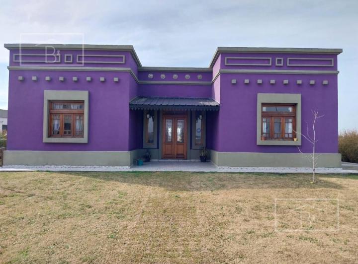 Casa en Alquiler en Barrio San Lucas. A la Laguna. Amoblada. 3