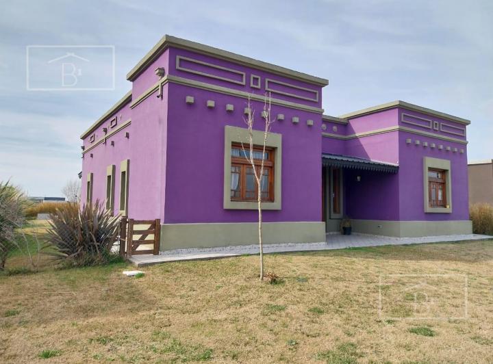 Casa en Alquiler en Barrio San Lucas. A la Laguna. Amoblada. 1