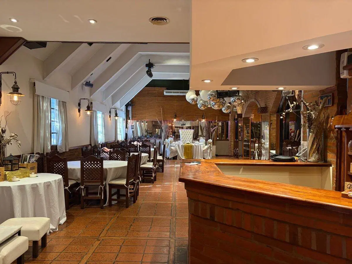 VENTA LOCAL COMERCIAL / HOY SALÓN DE FIESTAS 4