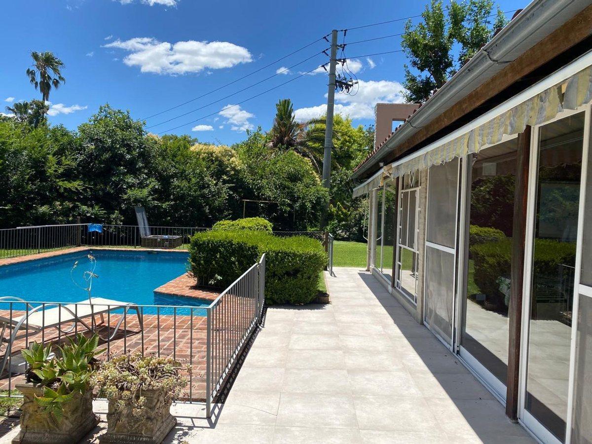 Foto de Venta casa 4 amb. c/piscina B° Golfer's Pilar, imagen 1