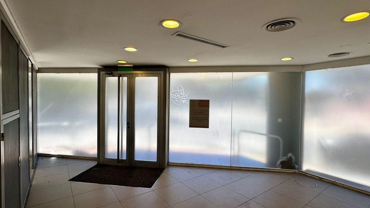 Foto de VENTA LOCAL COMERCIAL EN ESQUINA - EX BANCO, imagen 1