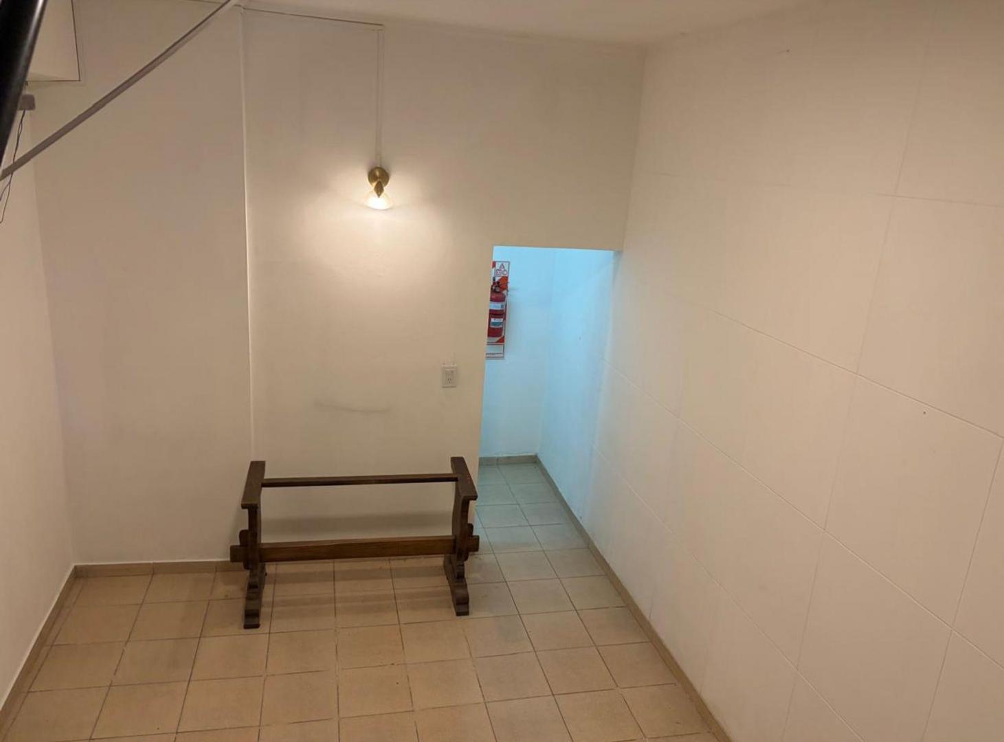 Foto de Venta local a la calle con sótano Belgrano, imagen 5