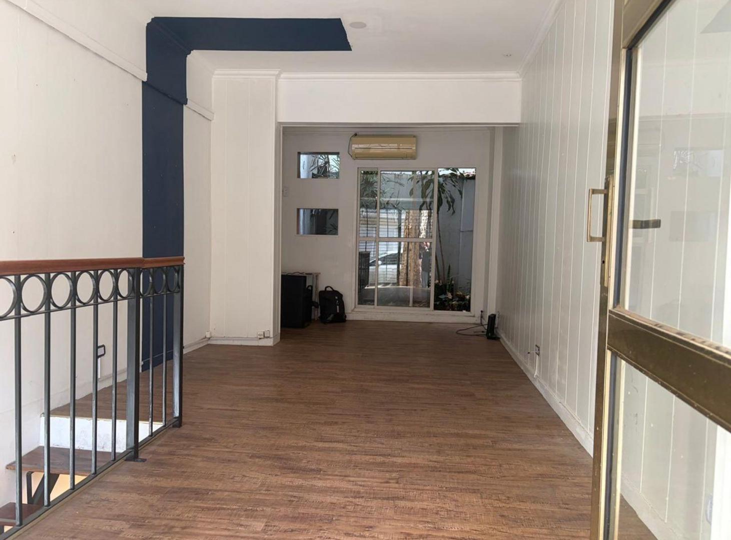 Foto de Venta local a la calle con sótano Belgrano, imagen 1