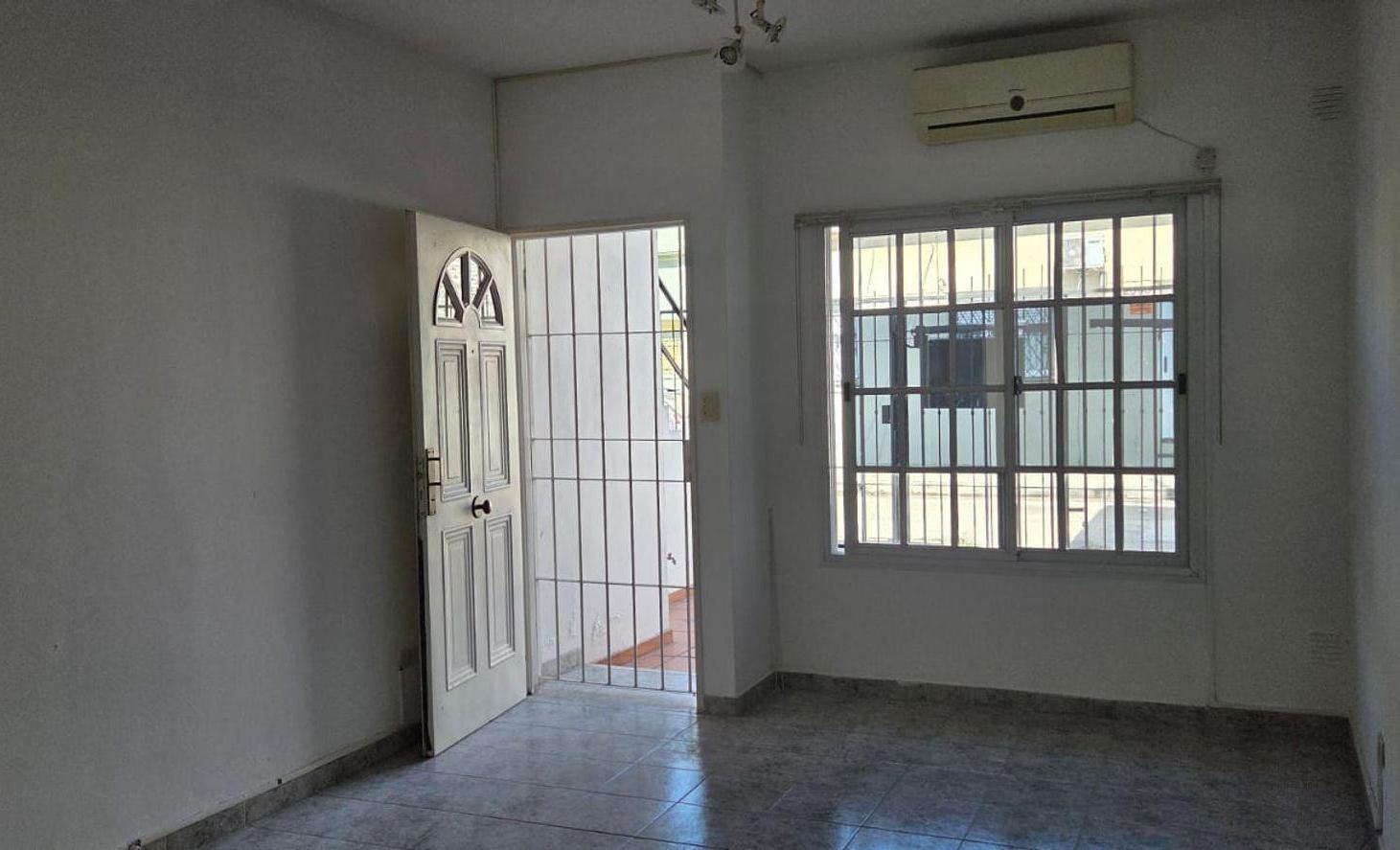 Foto de ALQUILER PH 2 AMBIENTES S/EXPENSA EN VILLA REAL, imagen 4