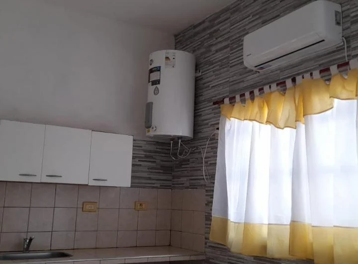 Alquiler de departamento 2 ambientes con patio y sin expensas en Wilde 2