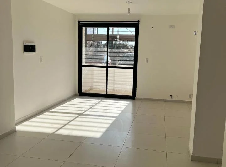 ALQUILER - MODERNO DEPARTAMENTO EN PLANTA BAJA CON AMPLIOS ESPACIOS Y COCHERA 4