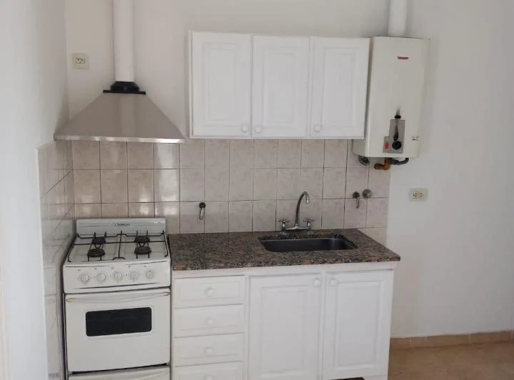 Alquilo Dpto de 1 dormitorio en calle 66 e/ 117 y 118 La Plata 1