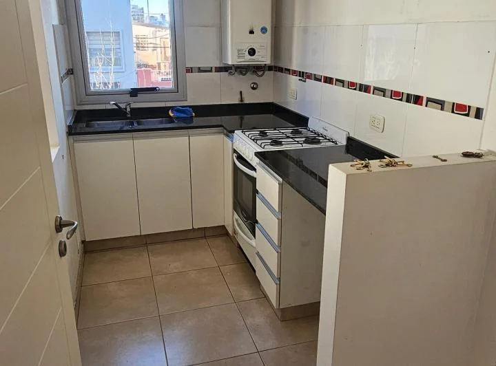 Se alquila depto 3 ambientes con cochera y terraza 2