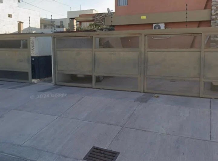 DEPARTAMENTO PRIMER PISO EN COMPLEJO CERRADO FRENTE ARENA MAIPU 4