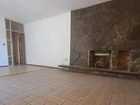 Hermosa Casa en Alquiler de 4 dormitorios 3