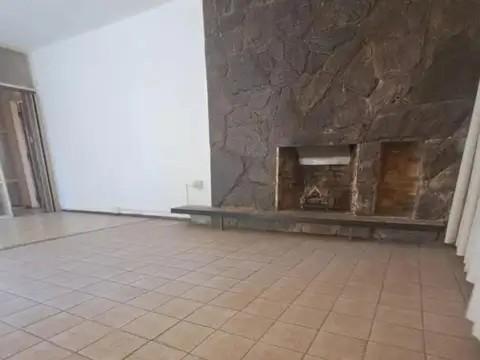 Hermosa Casa en Alquiler de 4 dormitorios 4