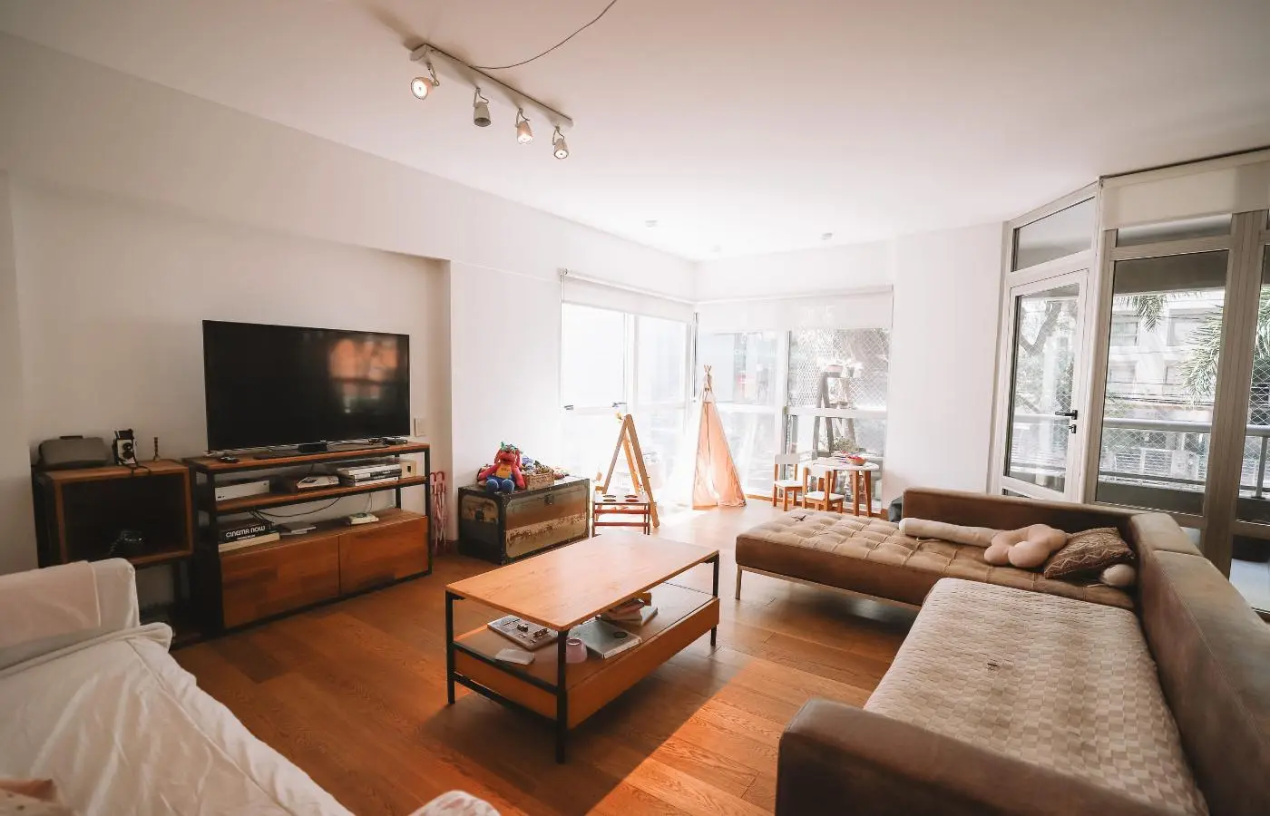 Exclusivo departamento 5 ambientes en alquiler sobre Av. Libertador – La Lucila 3
