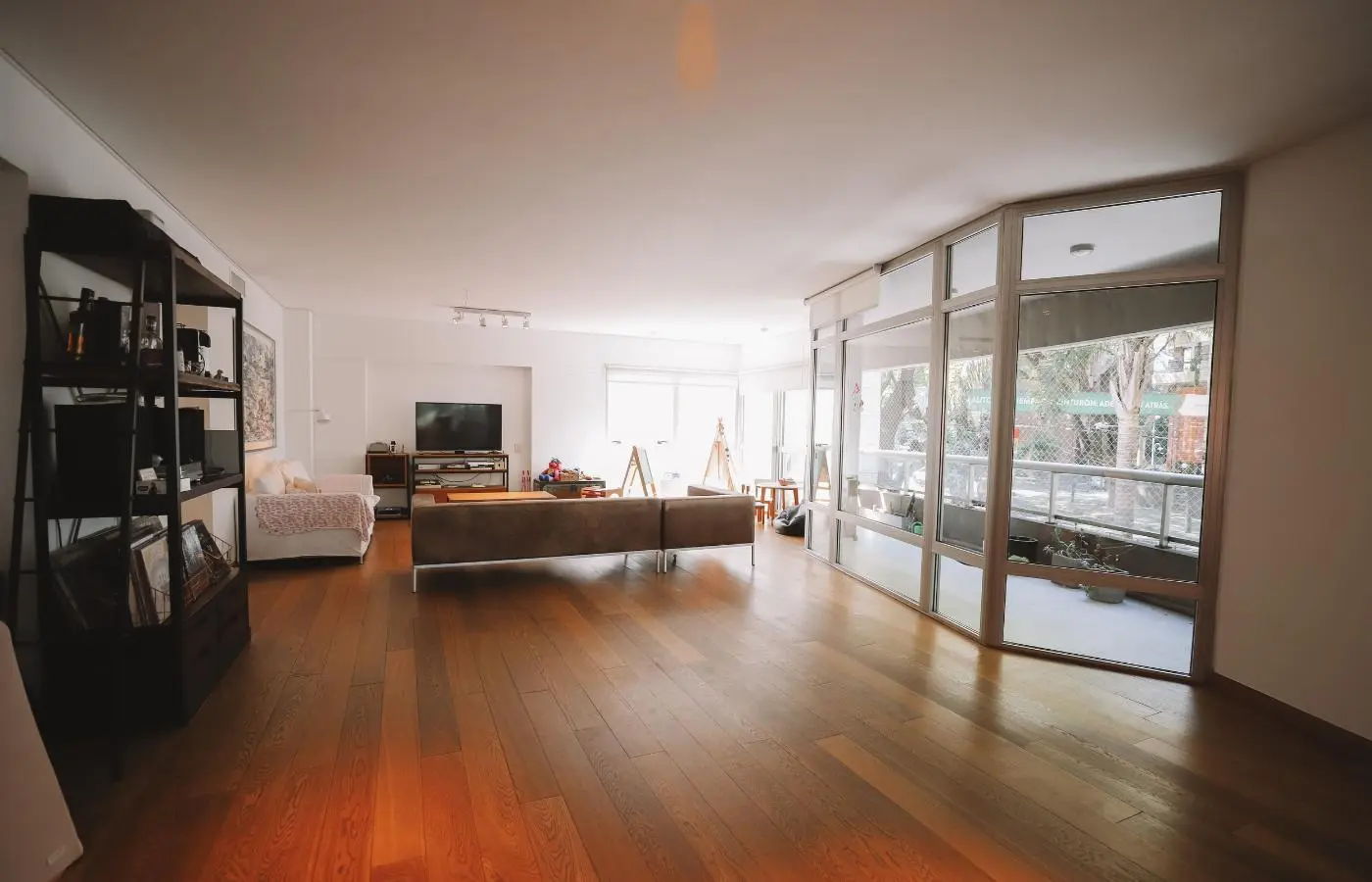 Exclusivo departamento 5 ambientes en alquiler sobre Av. Libertador – La Lucila 5