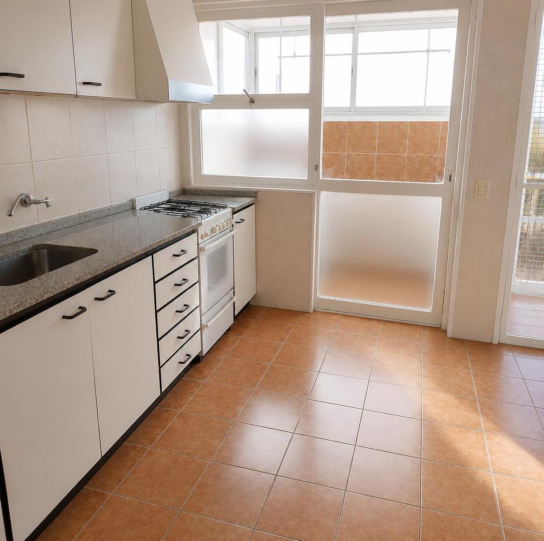 Foto de 4 ambientes en venta con espectacular terraza y vista al río en Torre, imagen 2