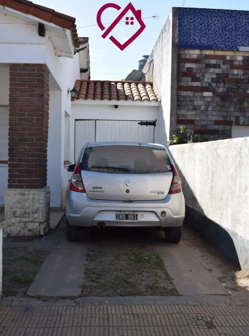 VENTA HERMOSA PROPIEDAD EN RAWSON - BS AS- 3