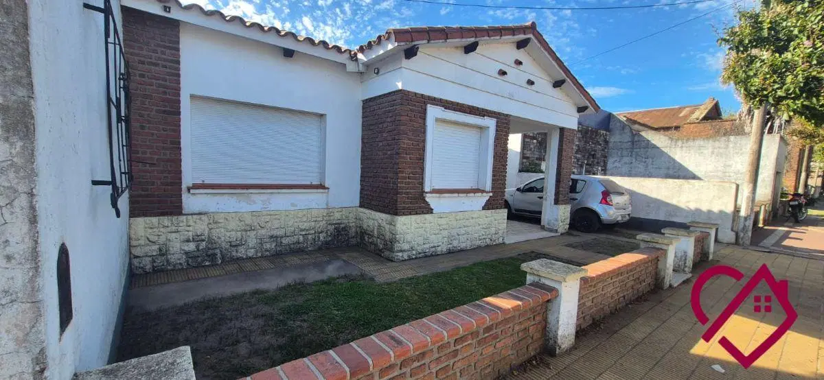 VENTA HERMOSA PROPIEDAD EN RAWSON - BS AS- 4