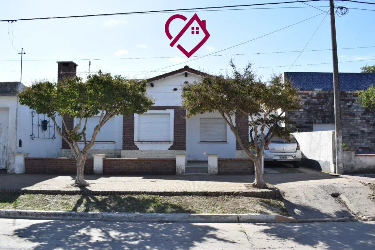 VENTA HERMOSA PROPIEDAD EN RAWSON - BS AS- 1