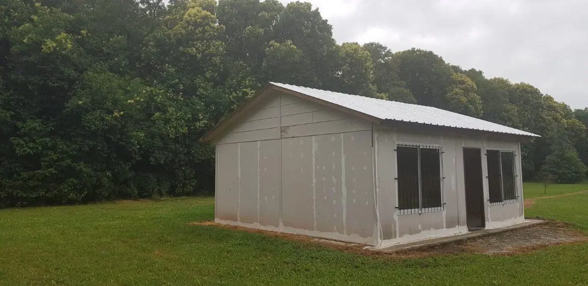 VENTA DE DOS PREFABRICADAS CON TERRENO AMPLIO EN CASTILLA - BS AS 5