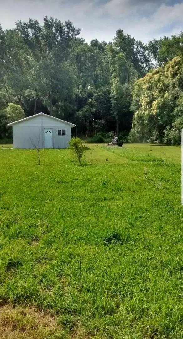 VENTA DE DOS PREFABRICADAS CON TERRENO AMPLIO EN CASTILLA - BS AS 4