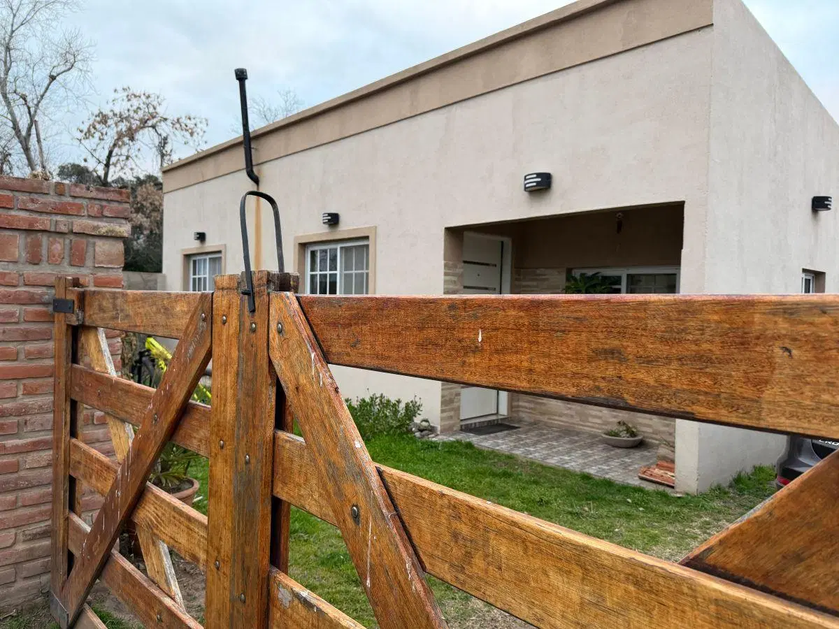 VENTA CASA EN RAWSON PCIA. BS AS CASI A ESTRENAR 8