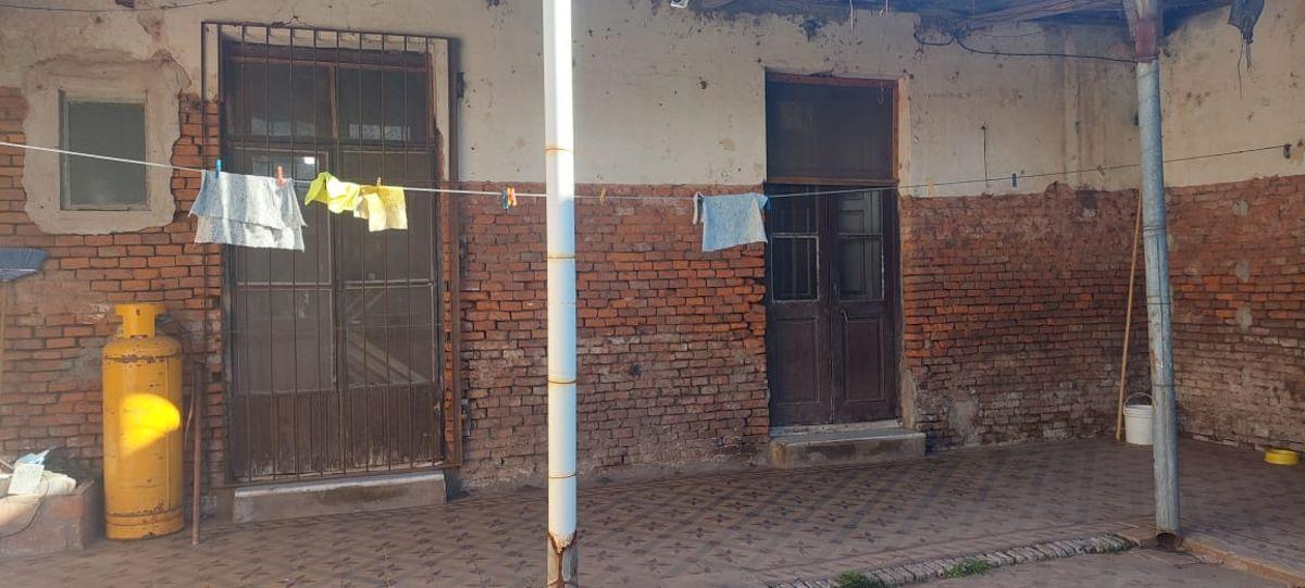 Foto de VENTA DE CASA DEL PRINCIPIOS DEL SIGLO XX C/ BUSTO DE PERON EN EL, imagen 2