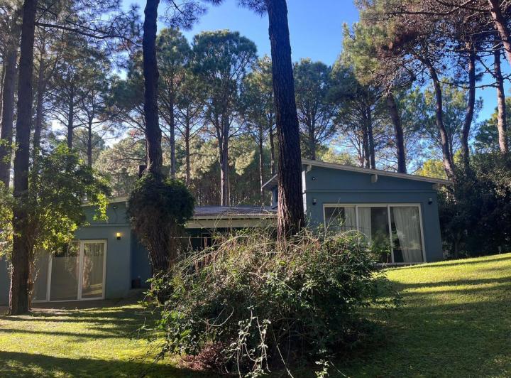Hermosa Casa En Alquiler Mes De Enero En La Zona Norte De Pinamar. 4 Dormitorios 4