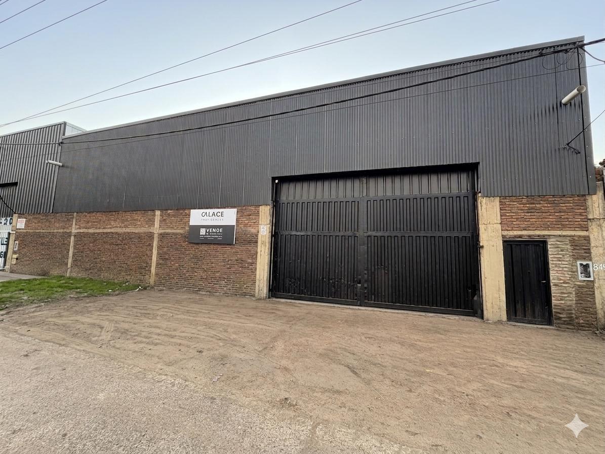 Galpón Industrial 500 m² sobre Ruta 8 - Planta Libre - Grand Bourg
