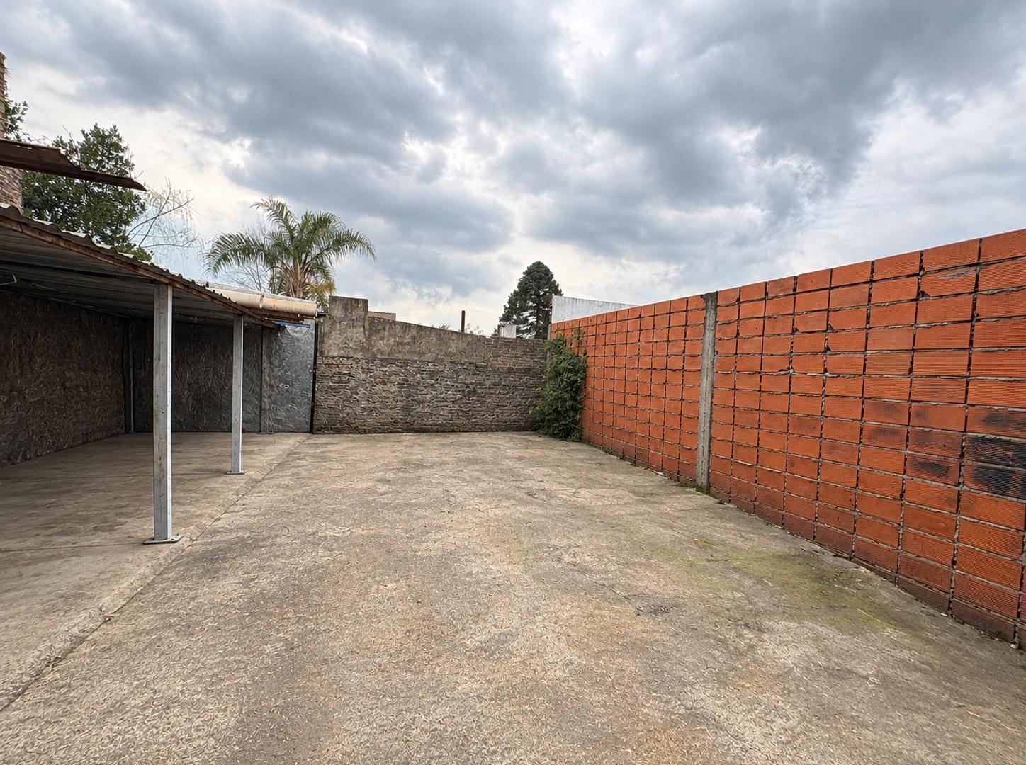 Foto de GALPÓN COMERCIAL 10 x 50 SOBRE AV. HIPÓLITO YRIGOYEN – GENERAL PACHECO, imagen 3