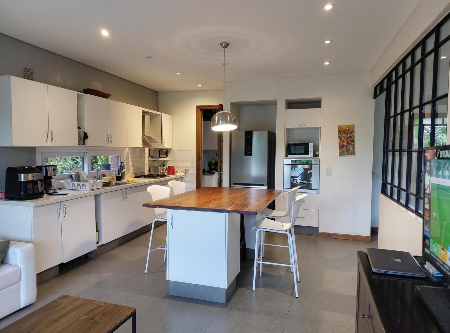 Foto de Casa en alquiler en Barbarita – 3 dorm., pileta y lote interno, imagen 5