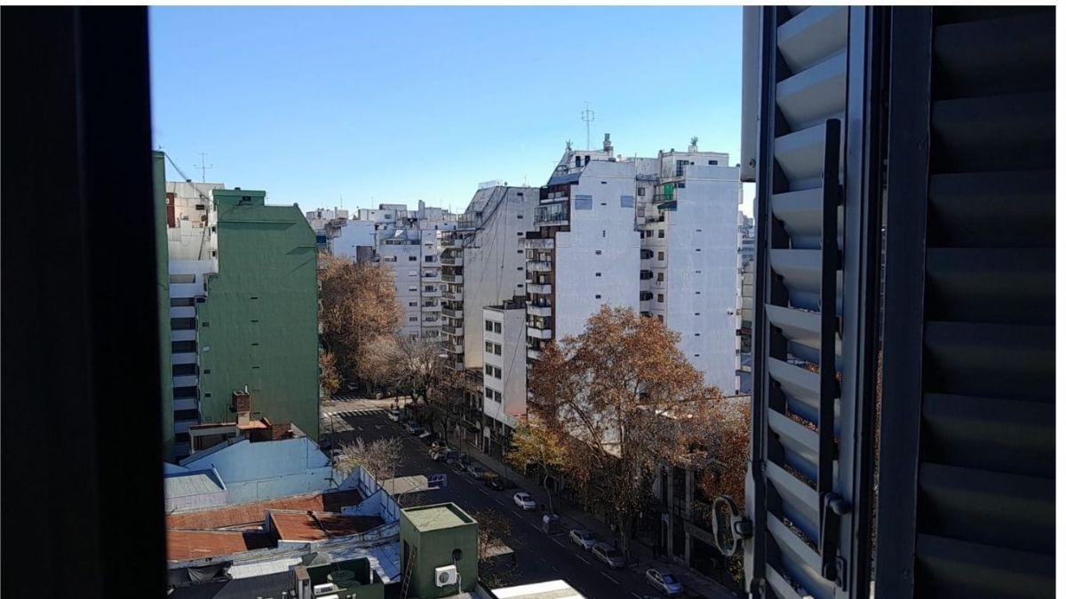 Foto de Excelente 2 ambientes con vista abierta en Balvanera, imagen 4