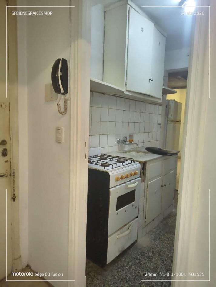 Foto de 2 Ambientes en Alquiler | Brown y Tucuman | Balcon Frances a la Calle, imagen 5