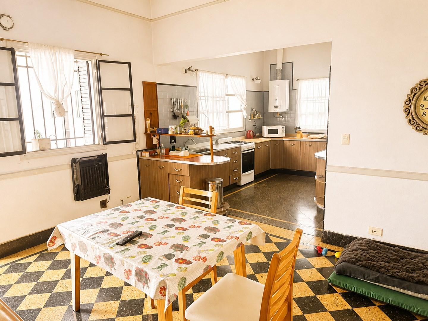 Foto de Casa Triplex en Venta en Villa Devoto, Capital Federal, Buenos Aires, imagen 5