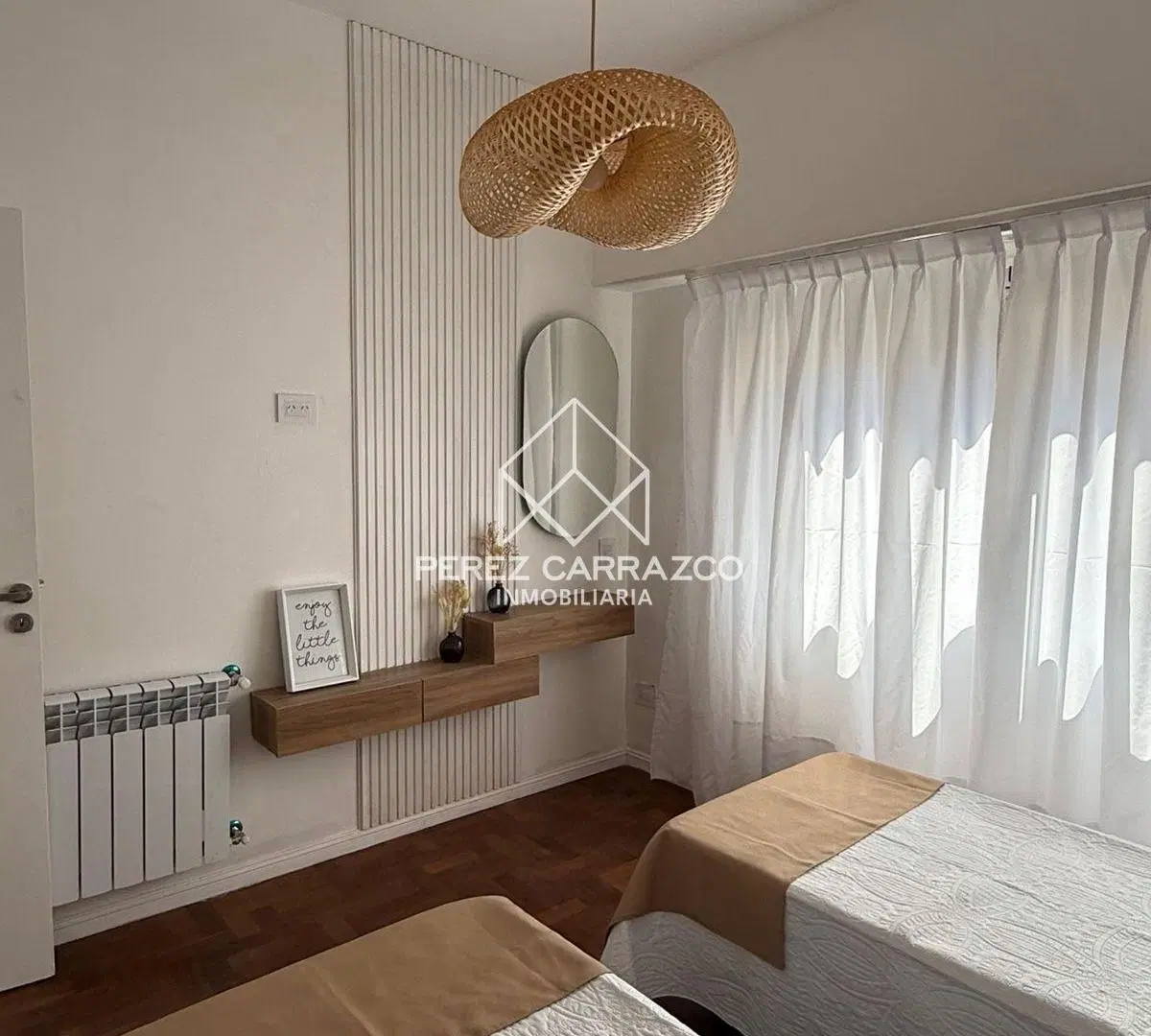 VENTA - Excelente departamento Reciclado 3 ambientes con escritorio 8
