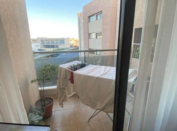 DEPARTAMENTO DE 1 DORMITORIO, COCINA SEPARADA, CON COCHERA, EN CASONAS DE MANAN 3