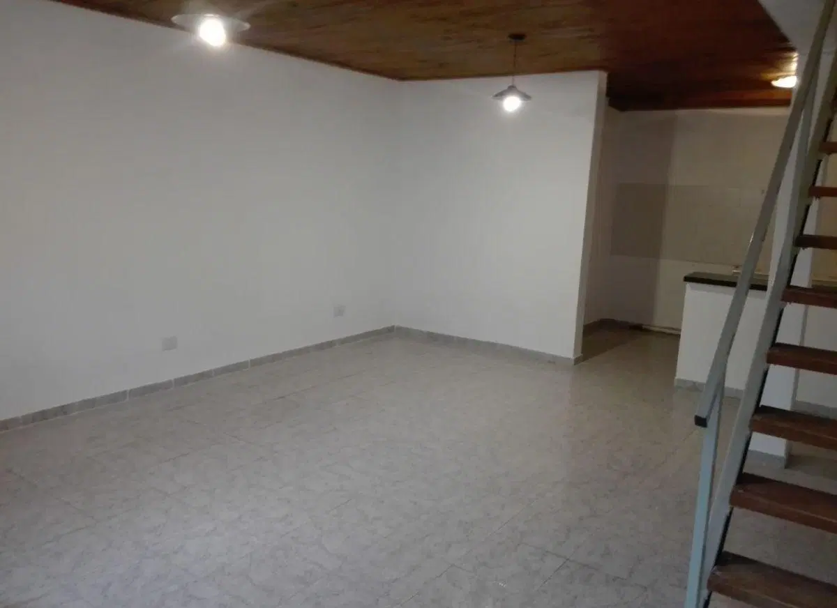 Departamento en alquiler. Excelente zona. General Roca 1