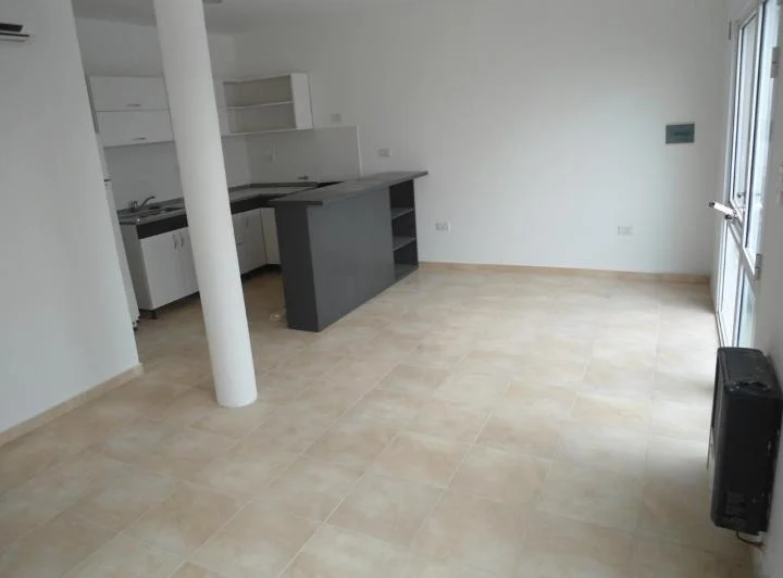 Departamento de 1 Habitacion en Alquiler– Concepción del Uruguay.  Para una per 5