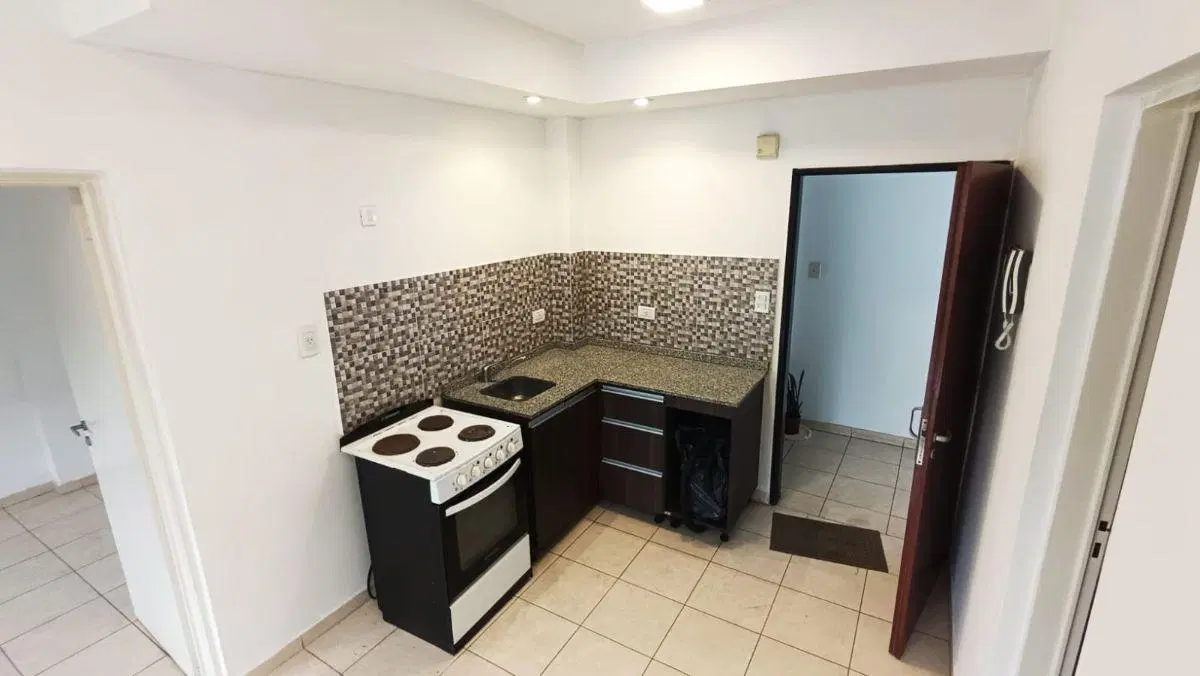 DEPARTAMENTO 2 AMBIENTES AL FRENTE EN ALQUILER - Boulevard de los Italianos 99 - Villa Dominico 5