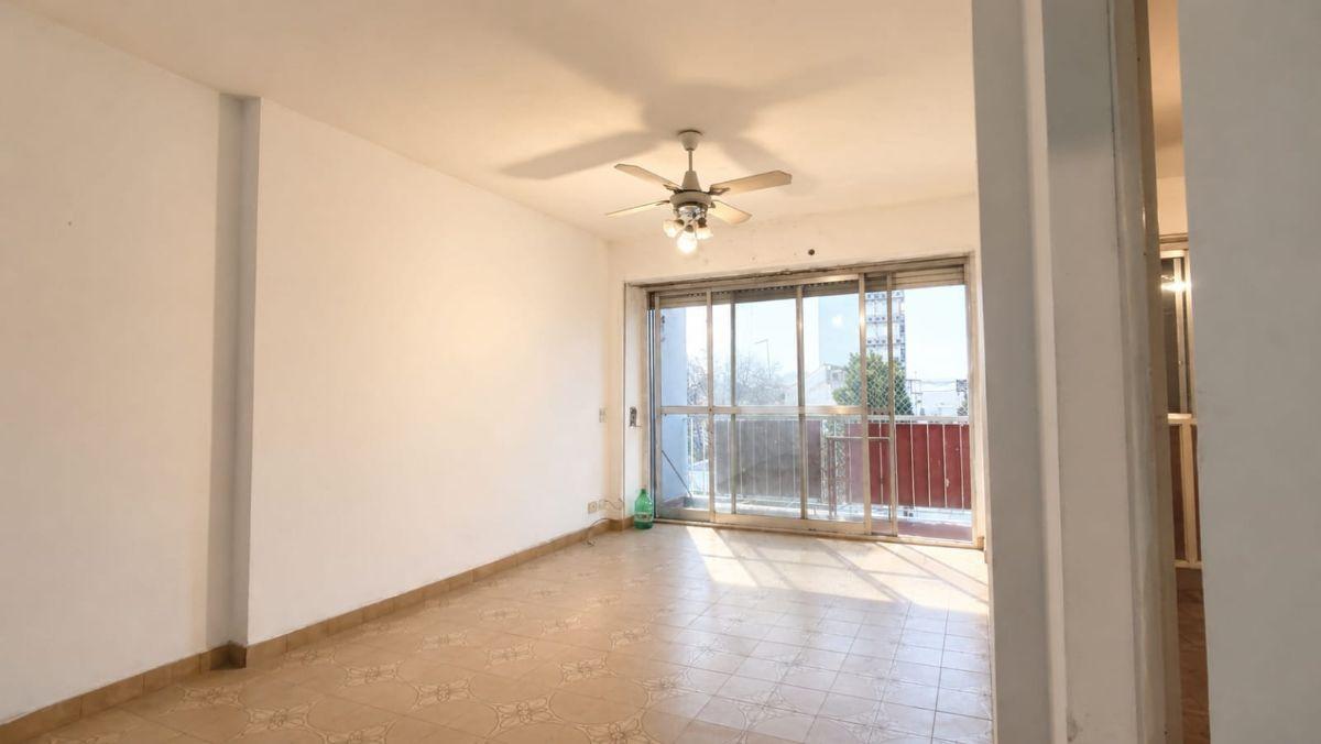 Foto de VENTA DEPARTAMENTO DE 3 AMBIENTES WILDE CENTRO, imagen 2