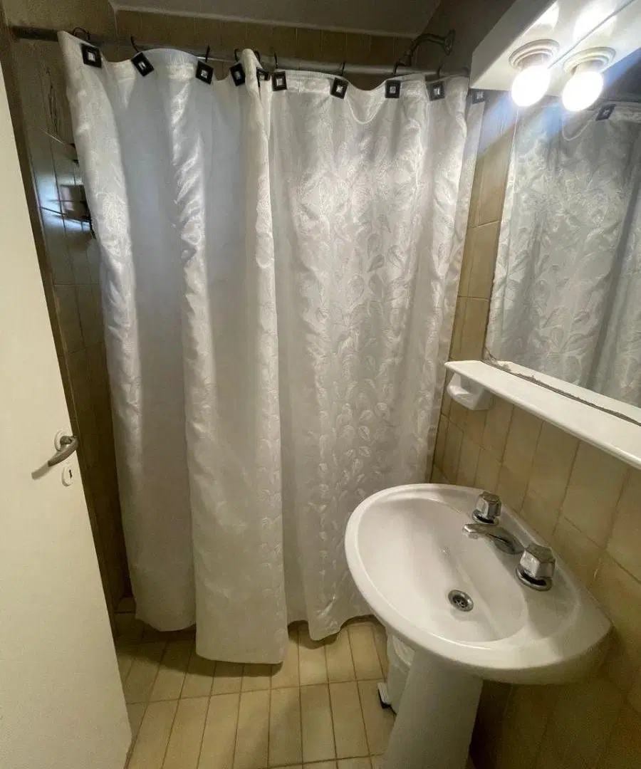 Un Dormitorio con Gran Balcón en Nueva Córdoba 3
