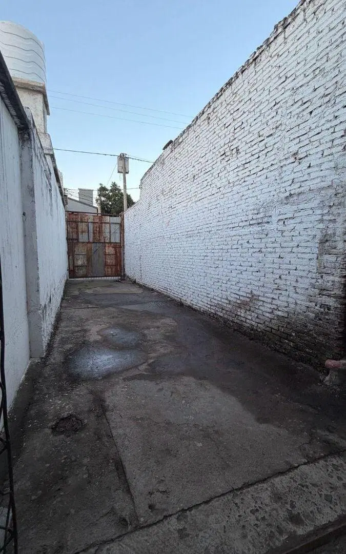 Local comercial y galpón - Barrio Alto General Paz 3