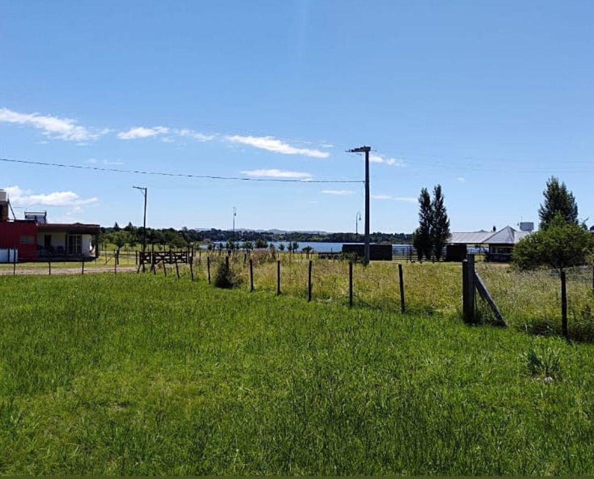 Foto de TERRENO EN VENTA EN LOS ESPINILLOS – 870 M² – VISTA AL LAGO, imagen 2