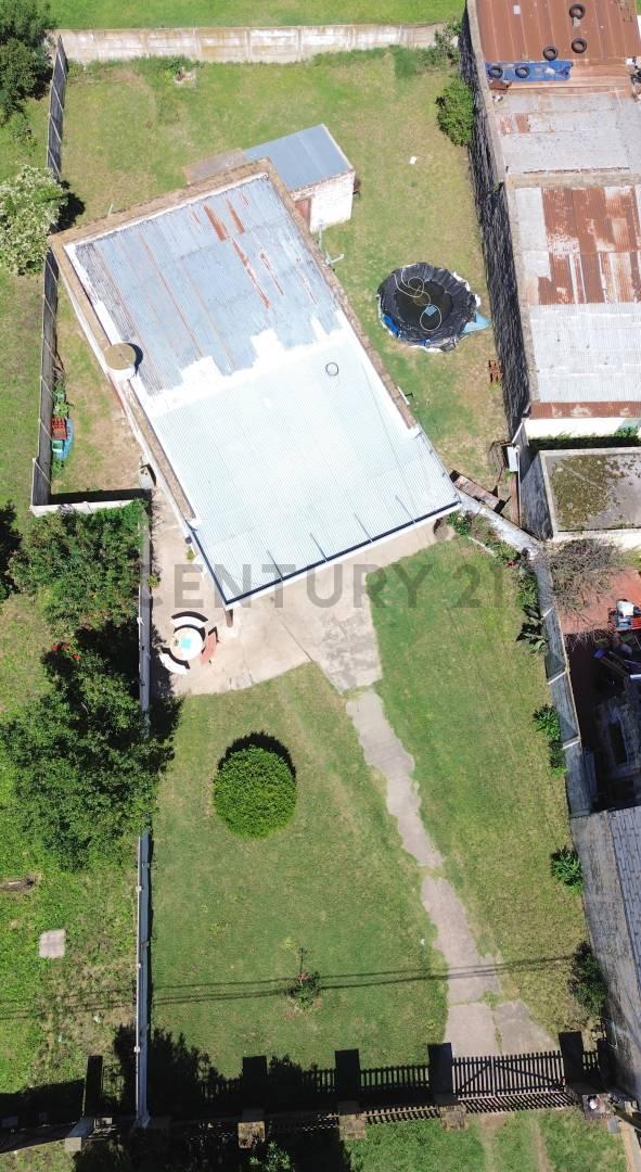 Casa a refaccionar con gran terreno en barrio Bernardino Rivadavia.