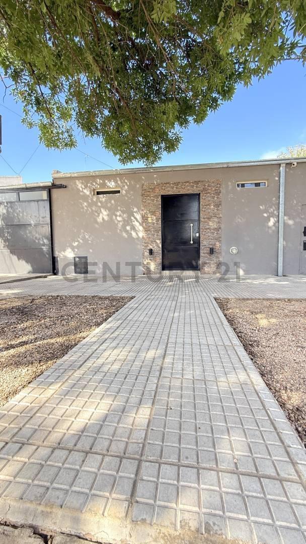 IMPECABLE CASA DE 3 DORMITORIOS EN B° BERNARDINO RIVADAVIA. VENADO TUERTO.