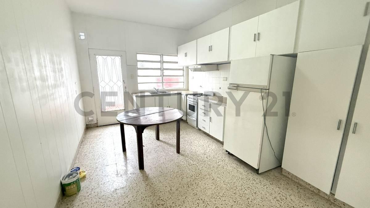 Foto de Casa 3 dormitorios. Potencial Comercial y Residencial. Centro Venado, imagen 2