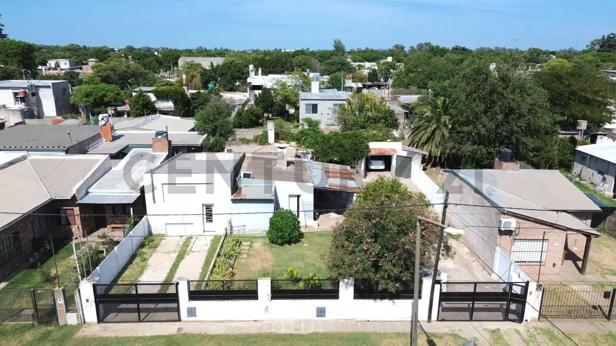 CASA 3 DORMITORIOS, 2 BAÑOS, AMPLIO TERRENO Y PILETA  VENADO TUERTO, SANTA FE 8