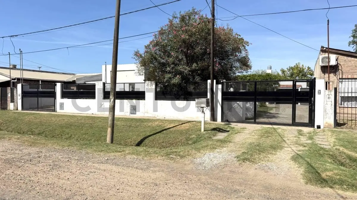 CASA 3 DORMITORIOS, 2 BAÑOS, AMPLIO TERRENO Y PILETA  VENADO TUERTO, SANTA FE 3