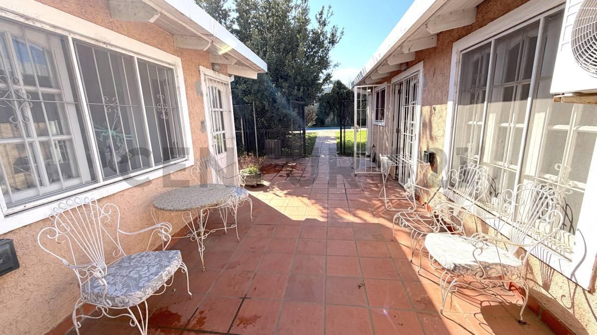 DOS PROPIEDADES EN UNA: VIVI Y TRABAJA EN EL MISMO LUGAR - VENADO TUERTO