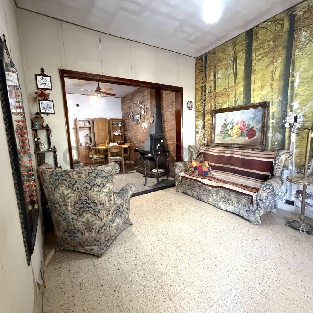Propiedad con gran potencial en ubicación estratégica – Ideal vivienda o consultorios|Venado Tuerto