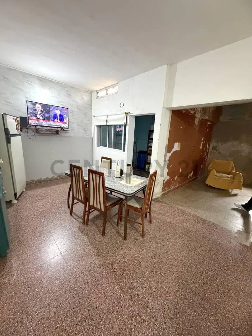 Casa con Local Comercial | Excelente ubicación y gran potencial 2